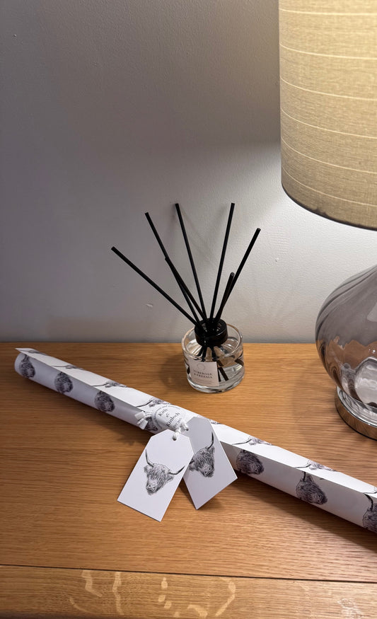 Luxury Wrapping Paper with 2 Gift Tags